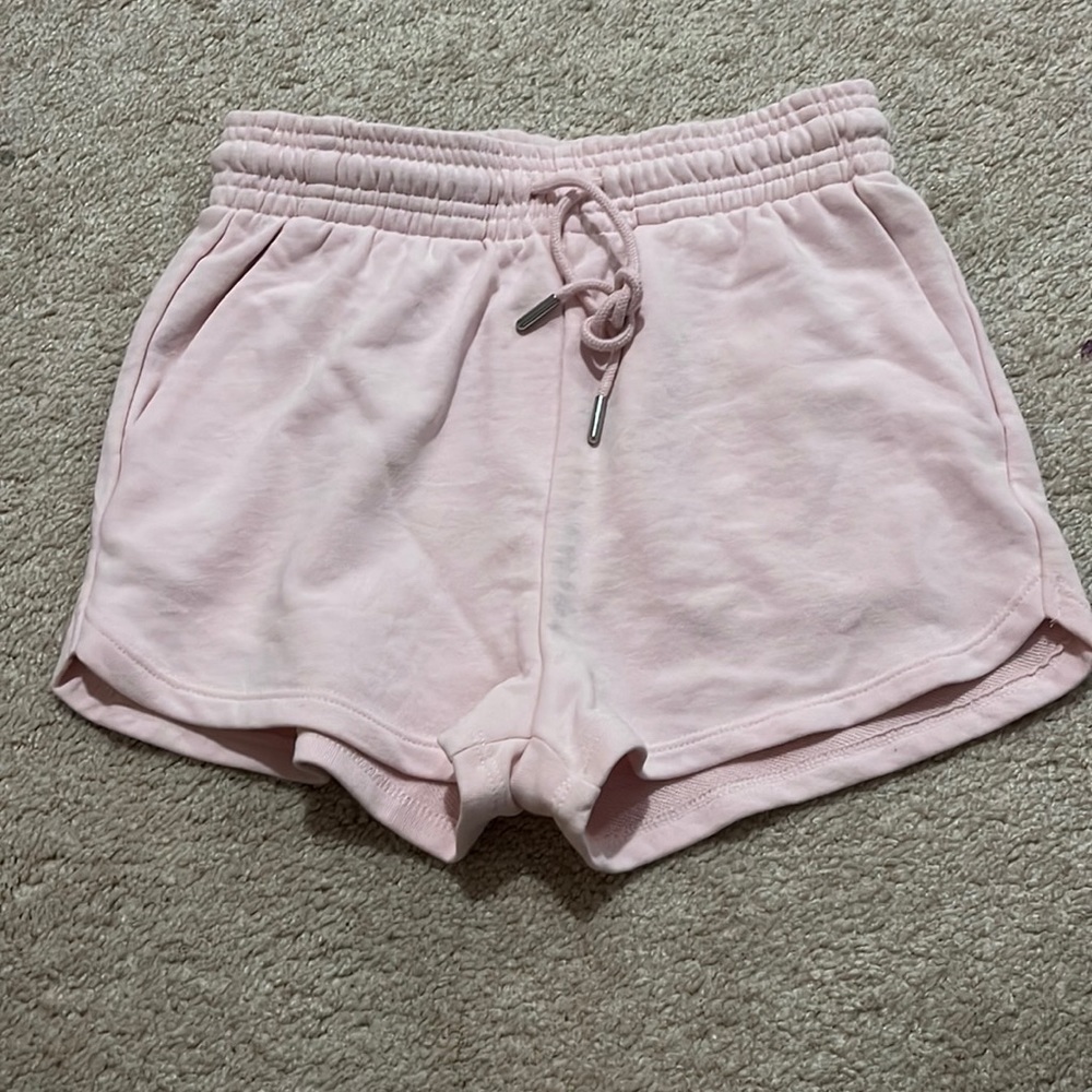H&M pink shorts!